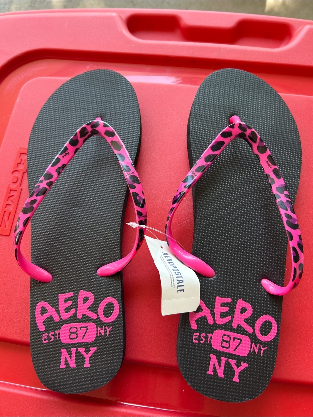 NWT Aeropostale aero  flip flop sandals women’s 9 pink black leopard